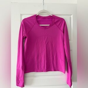 Swiftly Tech Long-Sleeve Shirt 2.0
*Waist Length